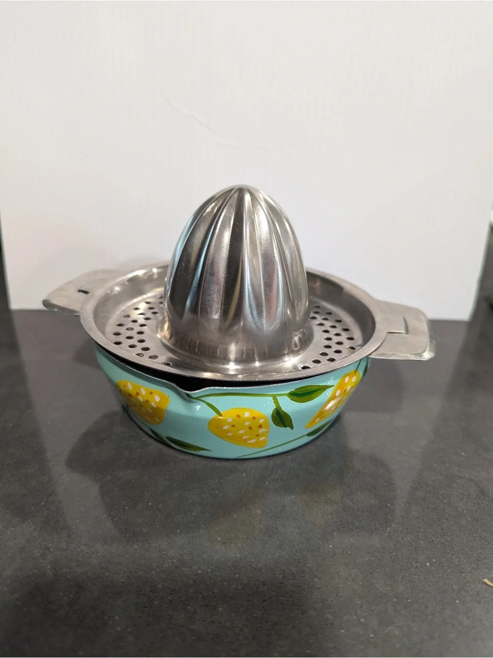 Lemon Pattern Citrus Juicer with Stainless Steel Reamer